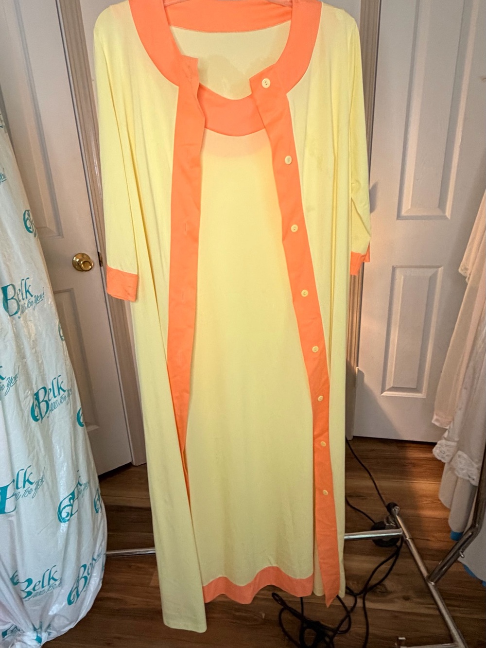 Vintage 60s/70s Van Raalte Peignoir Set - Picture 11 of 11
